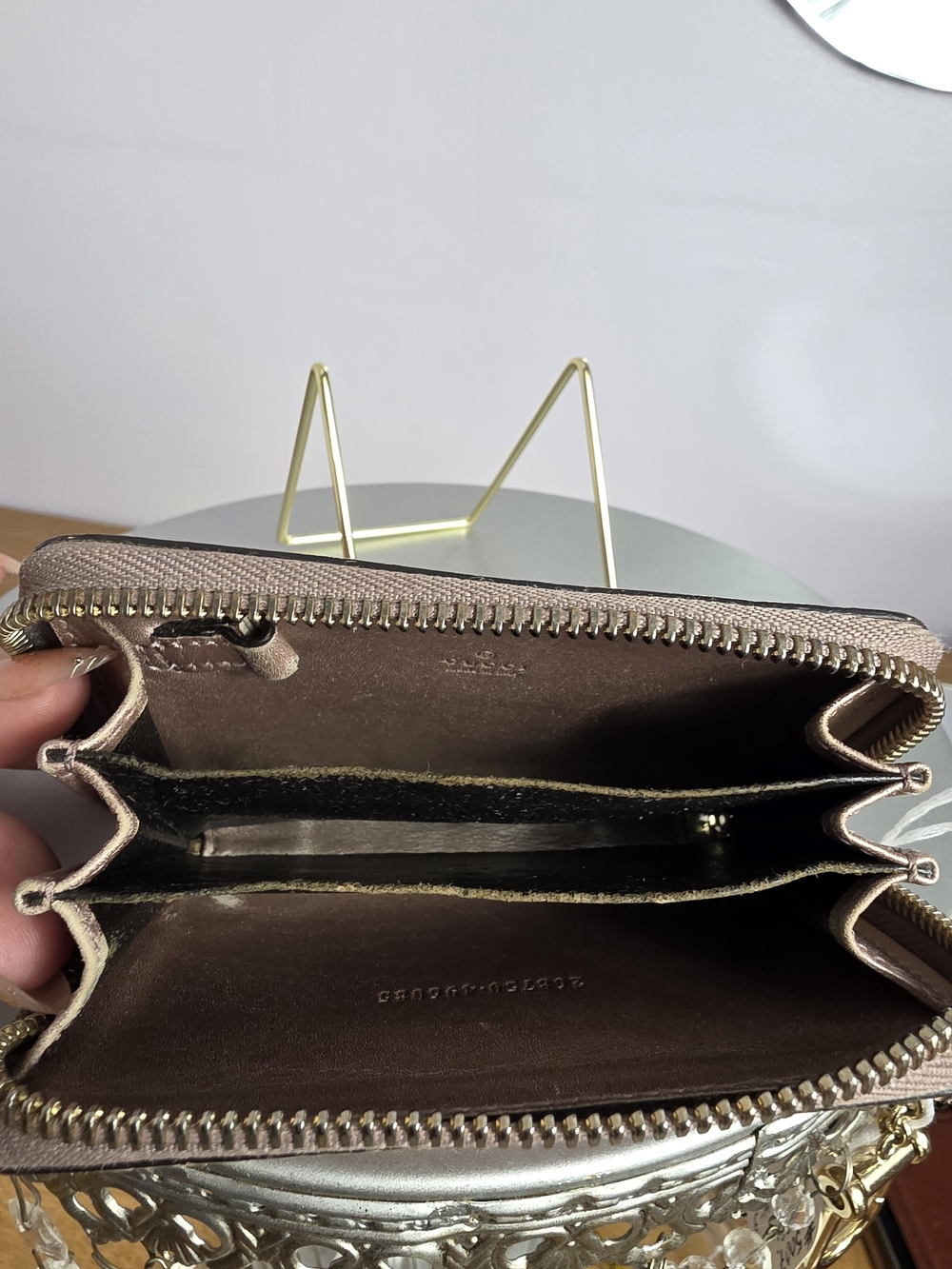 Gucci Rose Gold Metallic GG Zip Wallet - Picture 12 of 16